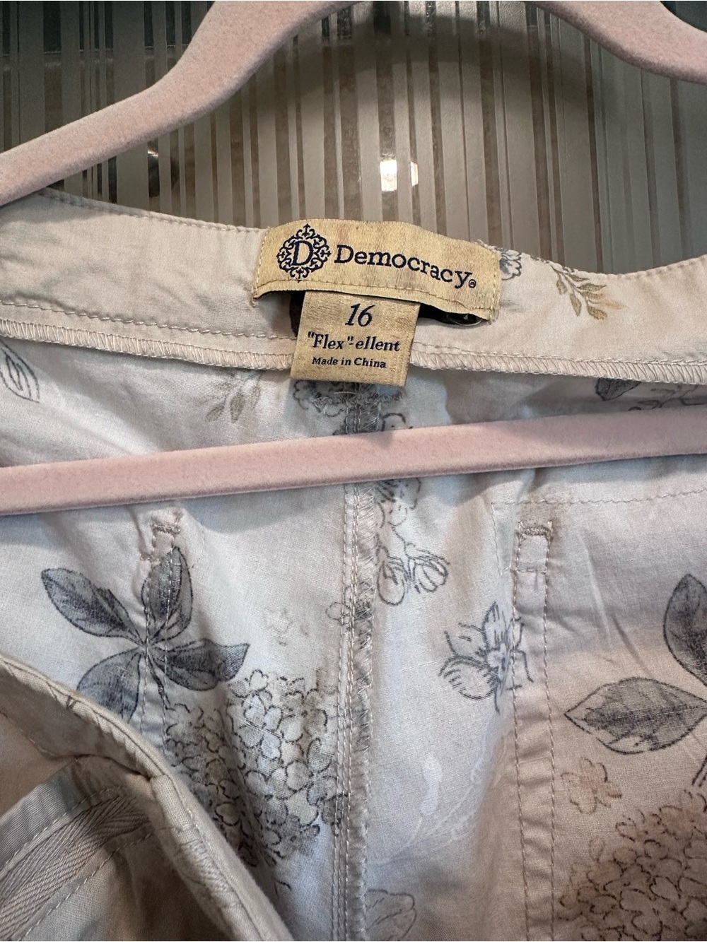 Democracy Cream Floral Cargo Pants - Picture 6 of 7